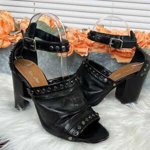Julie Dee Leather Sandals